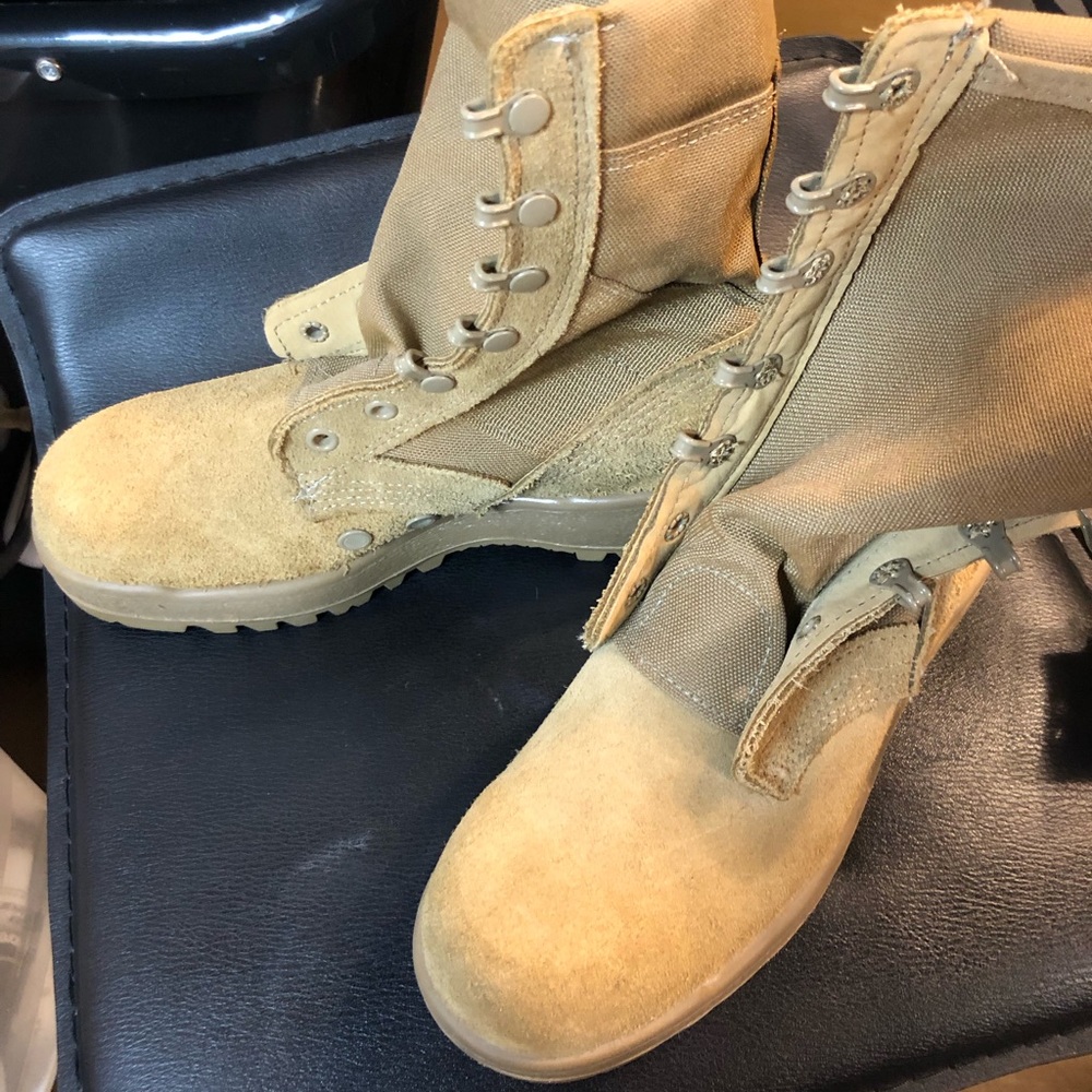 New McRae’s Footwear Leather Combat Boots  Hot Weather Boots Size 4R